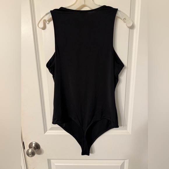 Express Body Contour Black bodysuit - Picture 3 of 4